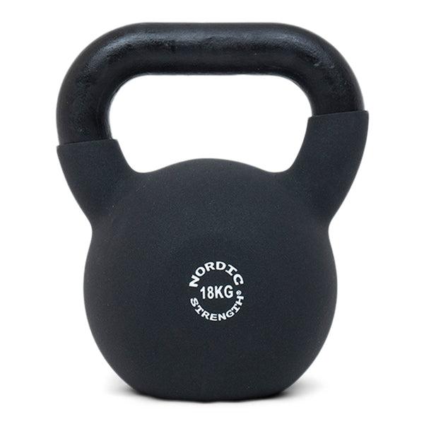 Stor sort Nordic Strength kettlebell på 18 kg i solidt støbejern med neoprenbelægning